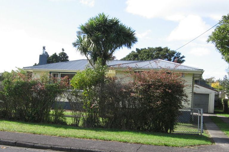 Photo of property in 7 Renata Crescent, Te Atatu Peninsula, Auckland, 0610