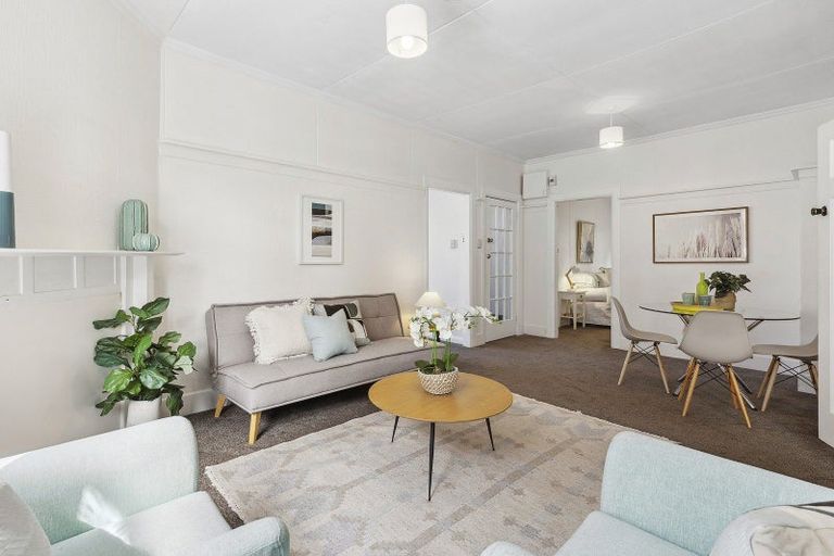 Photo of property in 22 Reef Street, Island Bay, Wellington, 6023