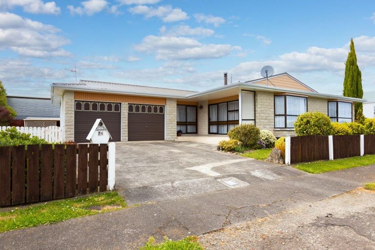 Photo of property in 74 Ormond Street, Woodville, 4920