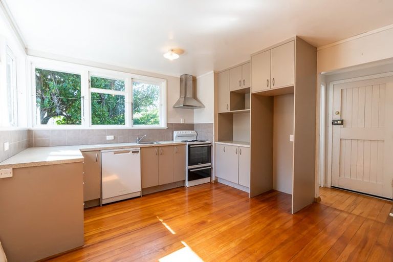 Photo of property in 26 Pollen Crescent, Melville, Hamilton, 3206