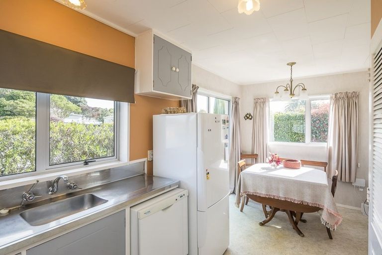 Photo of property in 2a Cypress Grove, Paraparaumu, 5032