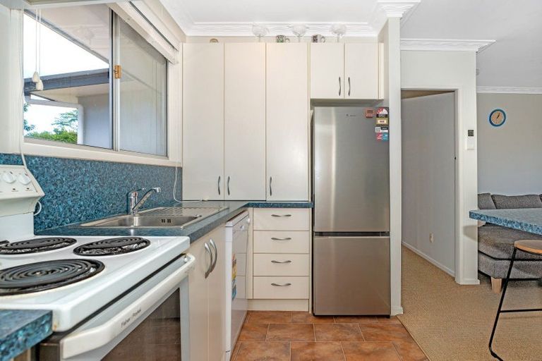 Photo of property in 2/10 Queens Road, Elgin, Gisborne, 4010