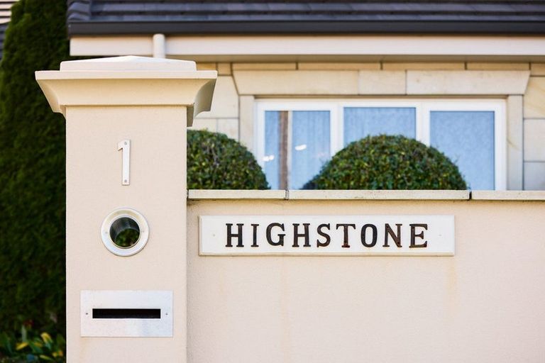 Photo of property in 1 Edgecumbe Road, Tauranga, 3110