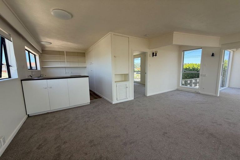 Photo of property in 141 Centreway Road, Orewa, 0931