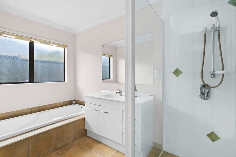 Photo of property in 2 Washington Place, Havelock North, 4130