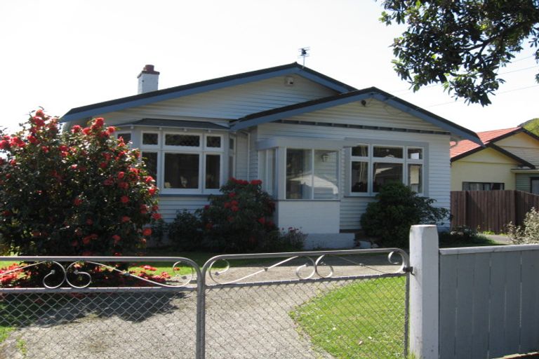 Photo of property in 37 Saint Ronans Avenue, Waterloo, Lower Hutt, 5011