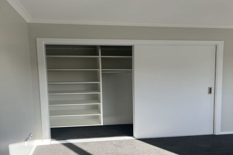 Photo of property in 18 Koru Loop, Paraparaumu, 5032