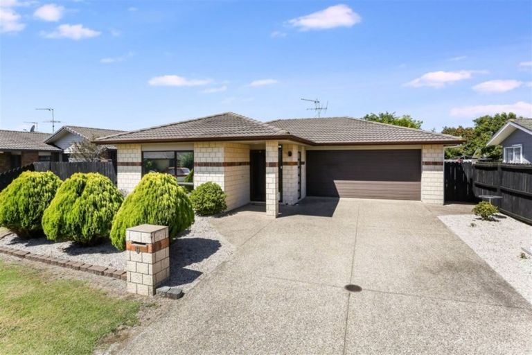Photo of property in 9 Mccall Drive, Waiuku, 2123