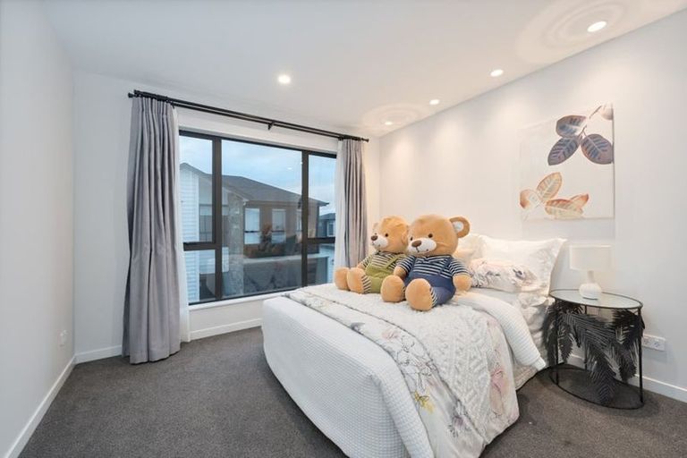 Photo of property in 11 Rapunga Drive, Hobsonville, Auckland, 0616