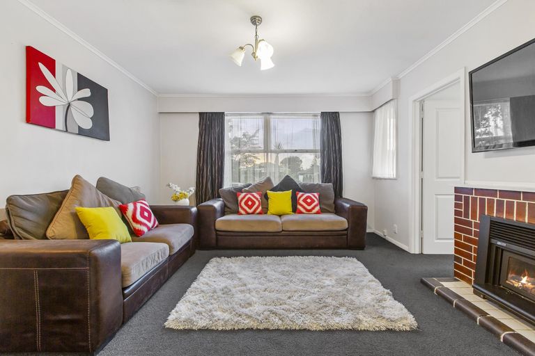 Photo of property in 29 Hill Crescent, New Lynn, Auckland, 0600