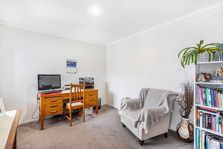 Photo of property in 12 Perriam Place, Mount Pisa, Cromwell, 9383