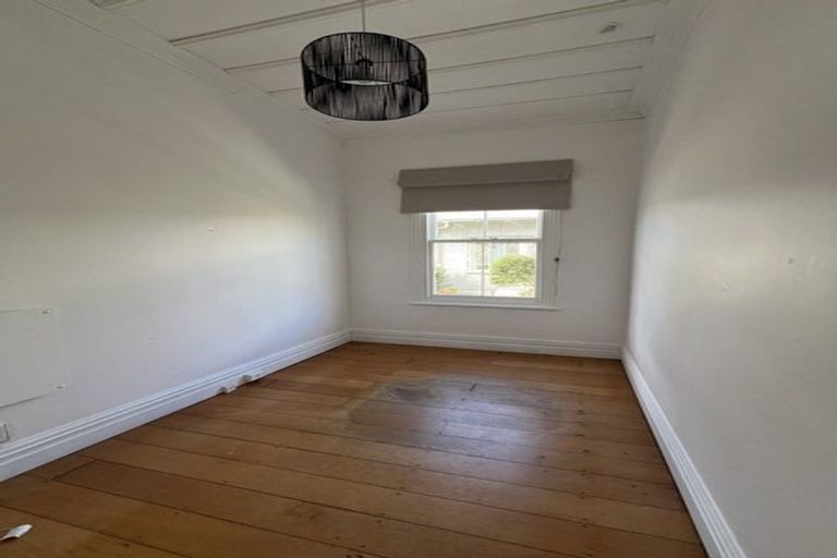 Photo of property in 19 Lake Road, Devonport, Auckland, 0624