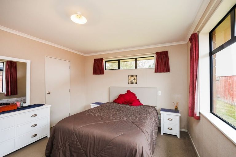 Photo of property in 46 Geneva Terrace, Kelvin Grove, Palmerston North, 4414
