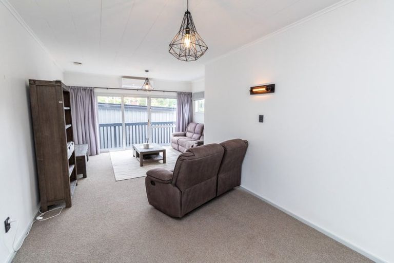 Photo of property in 30 Collins Avenue, Tawa, Wellington, 5028
