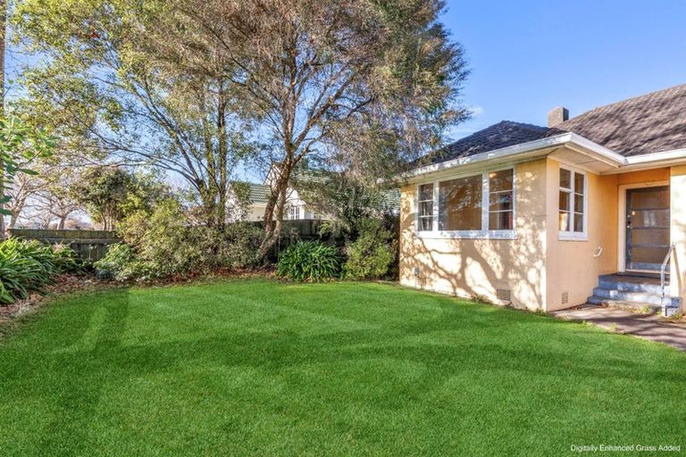 Photo of property in 616 Featherston Street, Roslyn, Palmerston North, 4414
