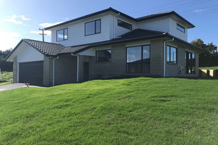 Photo of property in 2 Kahu Close, Orewa, 0931