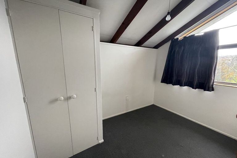 Photo of property in 113 Beach Road, Te Atatu Peninsula, Auckland, 0610
