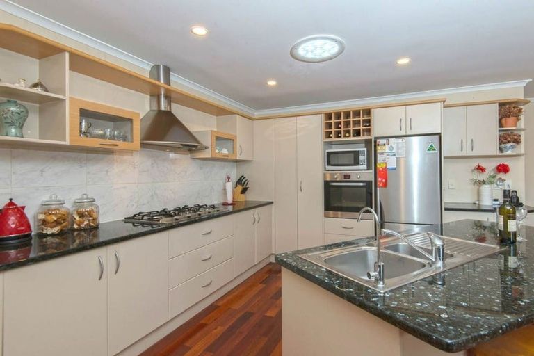 Photo of property in 6 Kuripaka Crescent, The Gardens, Auckland, 2105