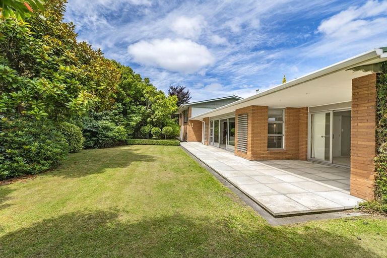 Photo of property in 39 Highfield Place, Avonhead, Christchurch, 8042