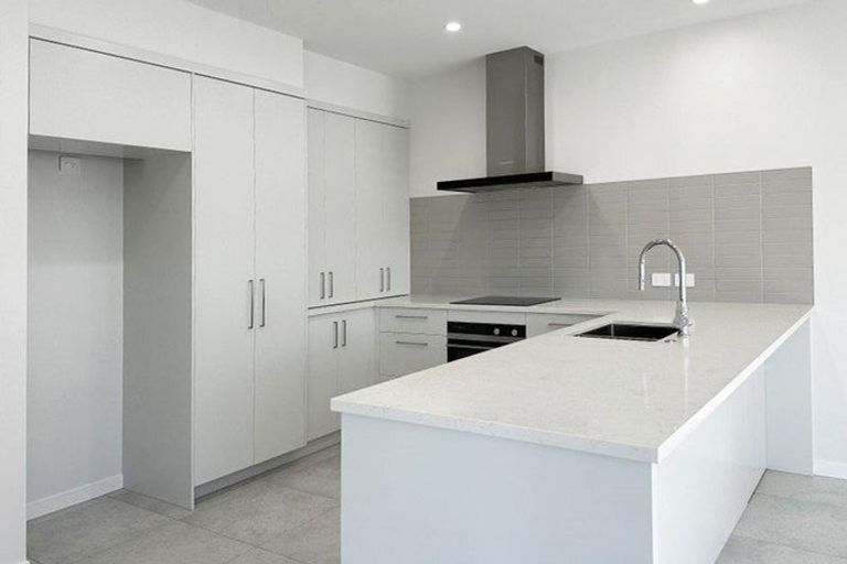 Photo of property in 17 George Yee Place, Taradale, 4112