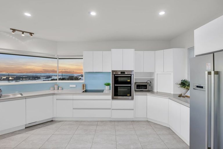 Photo of property in 126 Cannon Hill Crescent, Mount Pleasant, Christchurch, 8081
