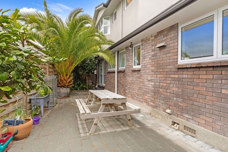 Photo of property in 52 John F Kennedy Drive, Milson, Palmerston North, 4414