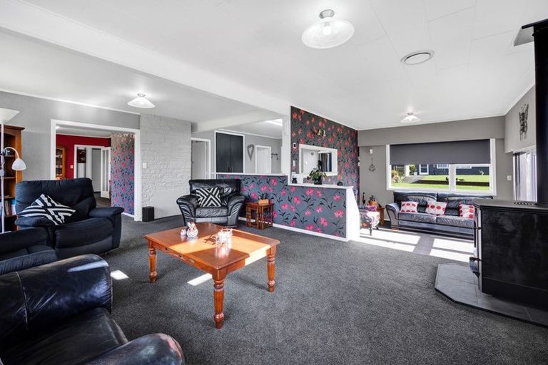 Photo of property in 15 Ariel Street, Stratford, 4332