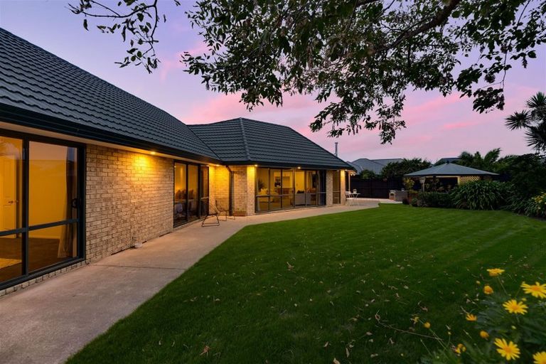 Photo of property in 9 Evenwood Place, Waimairi Beach, Christchurch, 8083