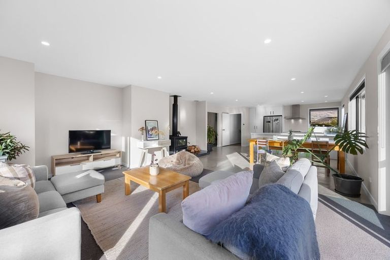 Photo of property in 3 Kirimoko Crescent, Wanaka, 9305