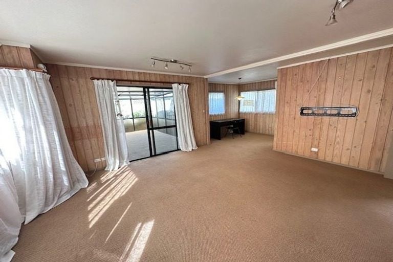 Photo of property in 4 Westpark Drive, West Harbour, Auckland, 0618