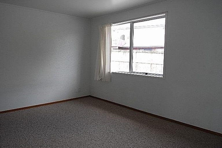 Photo of property in 35 Gallony Avenue, Massey, Auckland, 0614