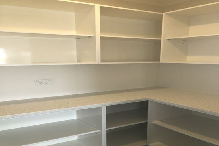 Photo of property in 2 Arahi Place, Rototuna North, Hamilton, 3210