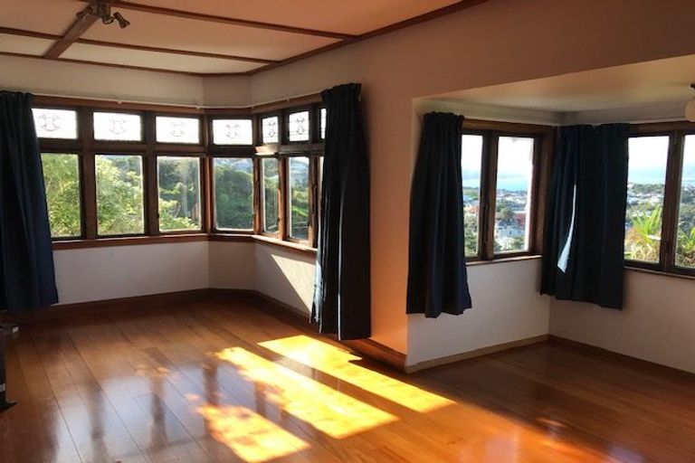 Photo of property in 11 Highbury Crescent, Highbury, Wellington, 6012