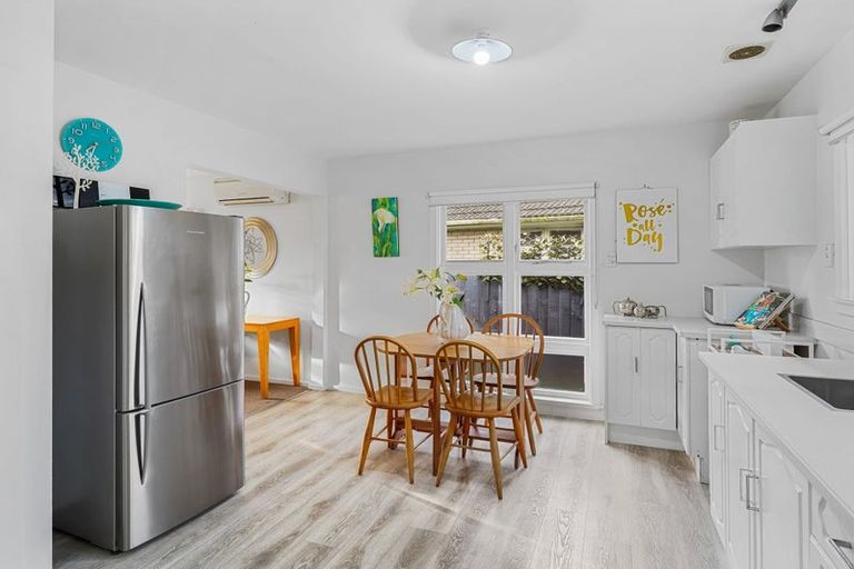 Photo of property in 24 Pembroke Street, Avondale, Christchurch, 8061