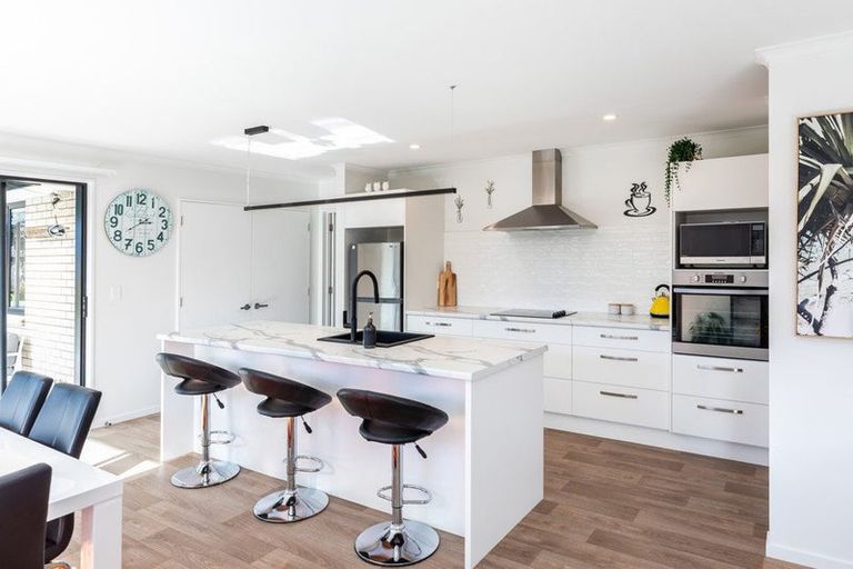 Photo of property in 3 Pierce Street, Marshland, Christchurch, 8083