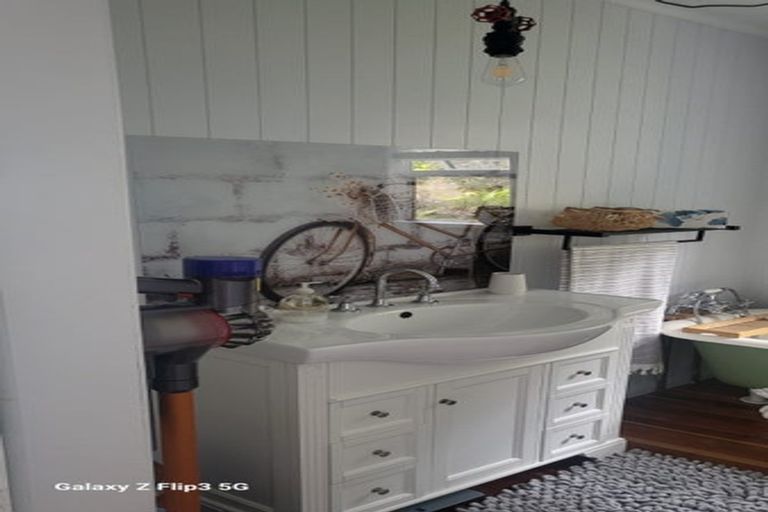 Photo of property in 43 Waiomu Valley Road, Waiomu, Thames, 3575