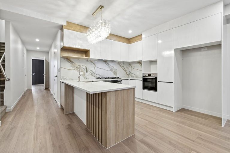 Photo of property in 30b Hearth Street, Flat Bush, 2019