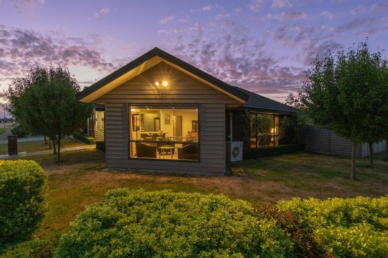 Photo of property in 47 Geneva Terrace, Kelvin Grove, Palmerston North, 4414