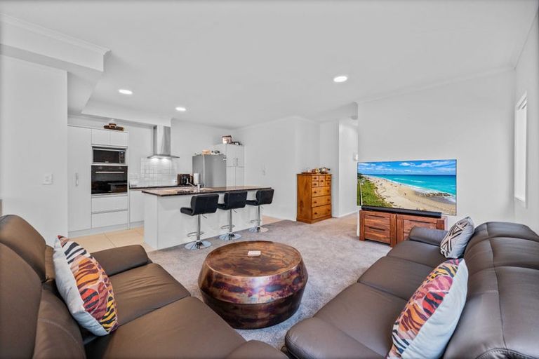 Photo of property in 20/11 Carlos Drive, Flat Bush, Auckland, 2016