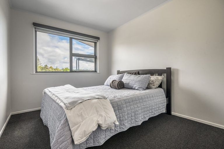 Photo of property in 19 Havelle Avenue, Titirangi, Auckland, 0604