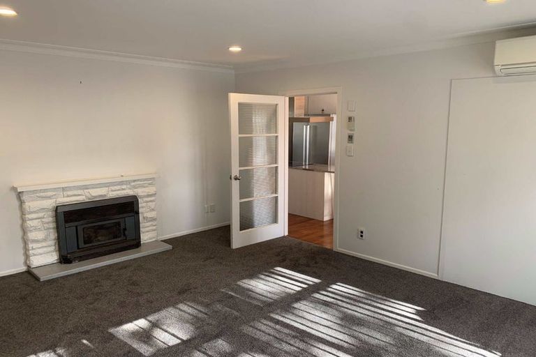 Photo of property in 31 Rosalind Road, Glenfield, Auckland, 0629