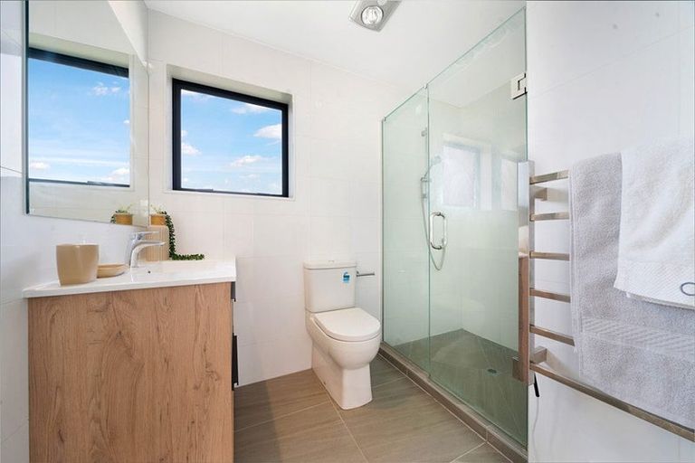 Photo of property in 48 Zita Maria Drive, Massey, Auckland, 0614