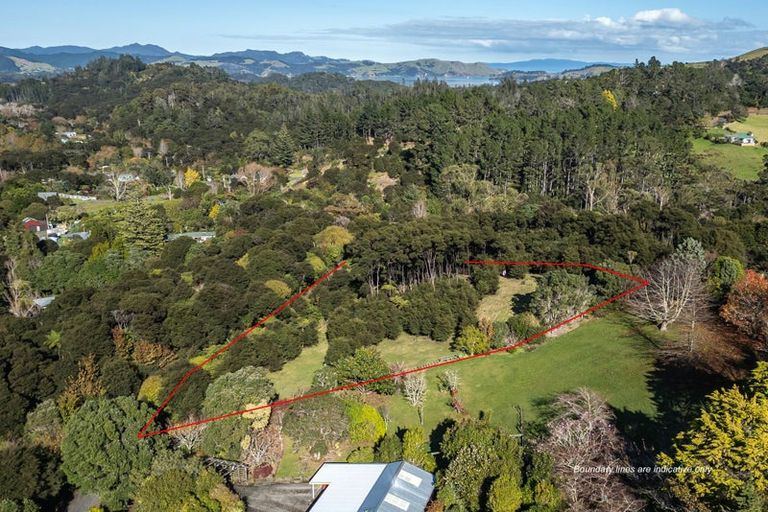Photo of property in 13 Tramway Road, Coromandel, 3506