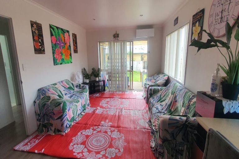 Photo of property in 9 Neesons Way, Glendene, Auckland, 0602