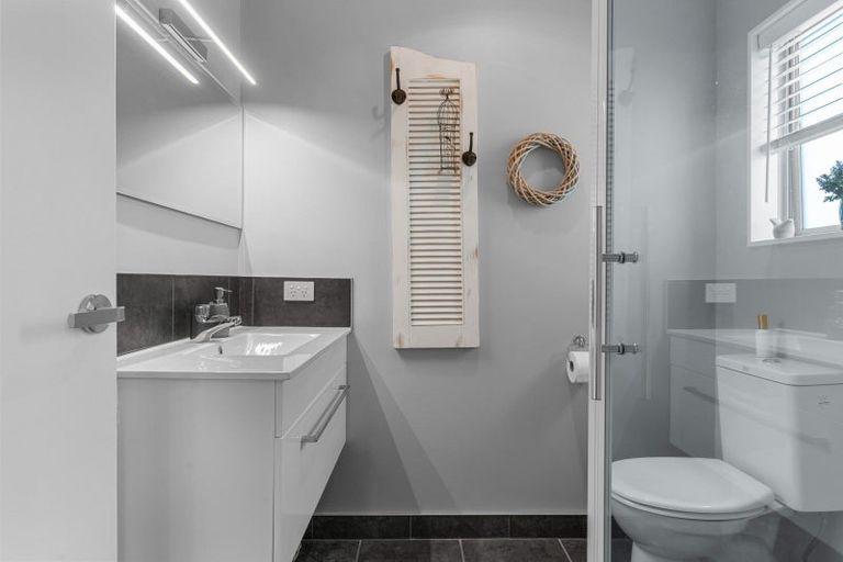 Photo of property in 1 Snapper Street, Baylys Beach, Dargaville, 0377