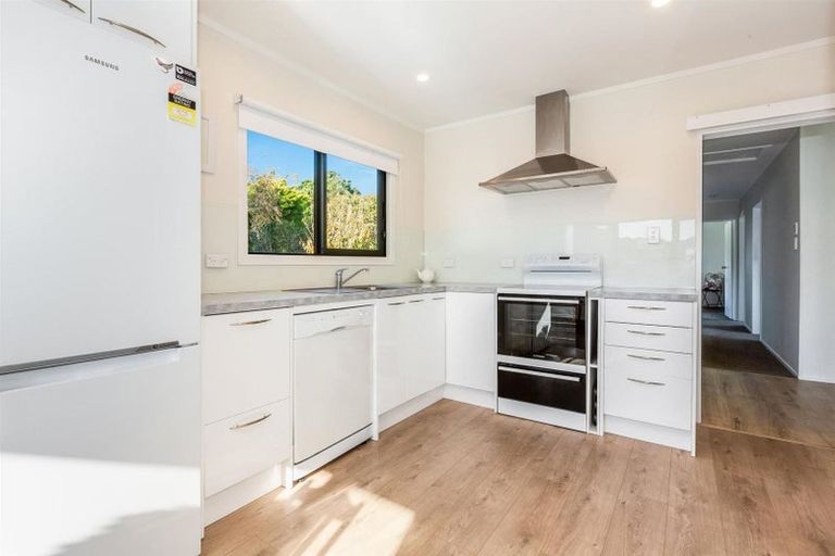 Photo of property in 22 Hicks Close, Whitby, Porirua, 5024