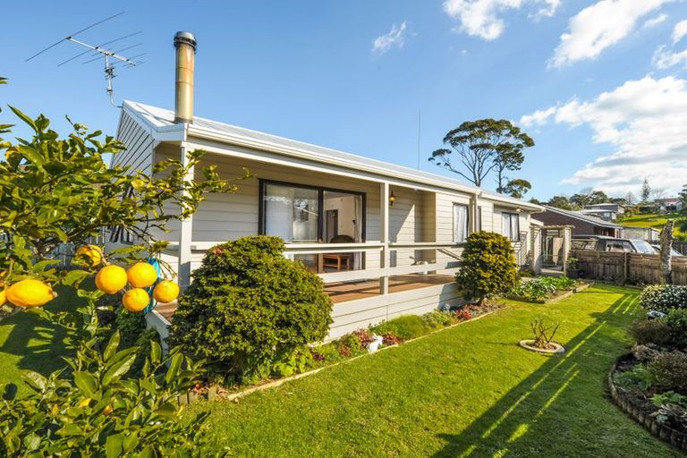Photo of property in 2/83 Glendale Road, Glen Eden, Auckland, 0602