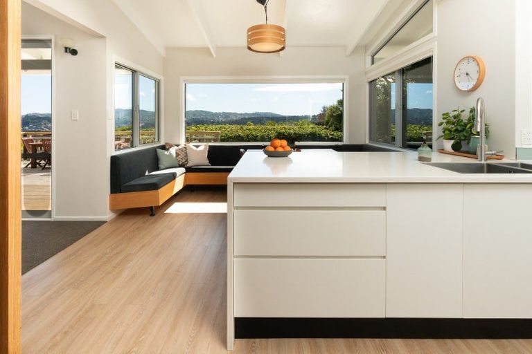Photo of property in 15 Rangitane Street, Maupuia, Wellington, 6022