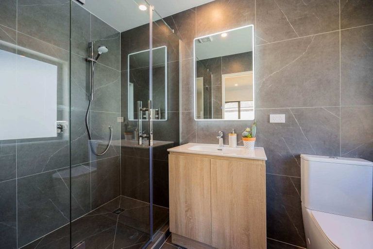 Photo of property in 35c Noall Street, Te Atatu Peninsula, Auckland, 0610