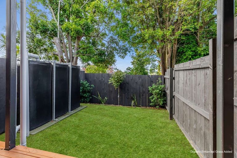 Photo of property in 5/32 Brandon Road, Glen Eden, Auckland, 0602